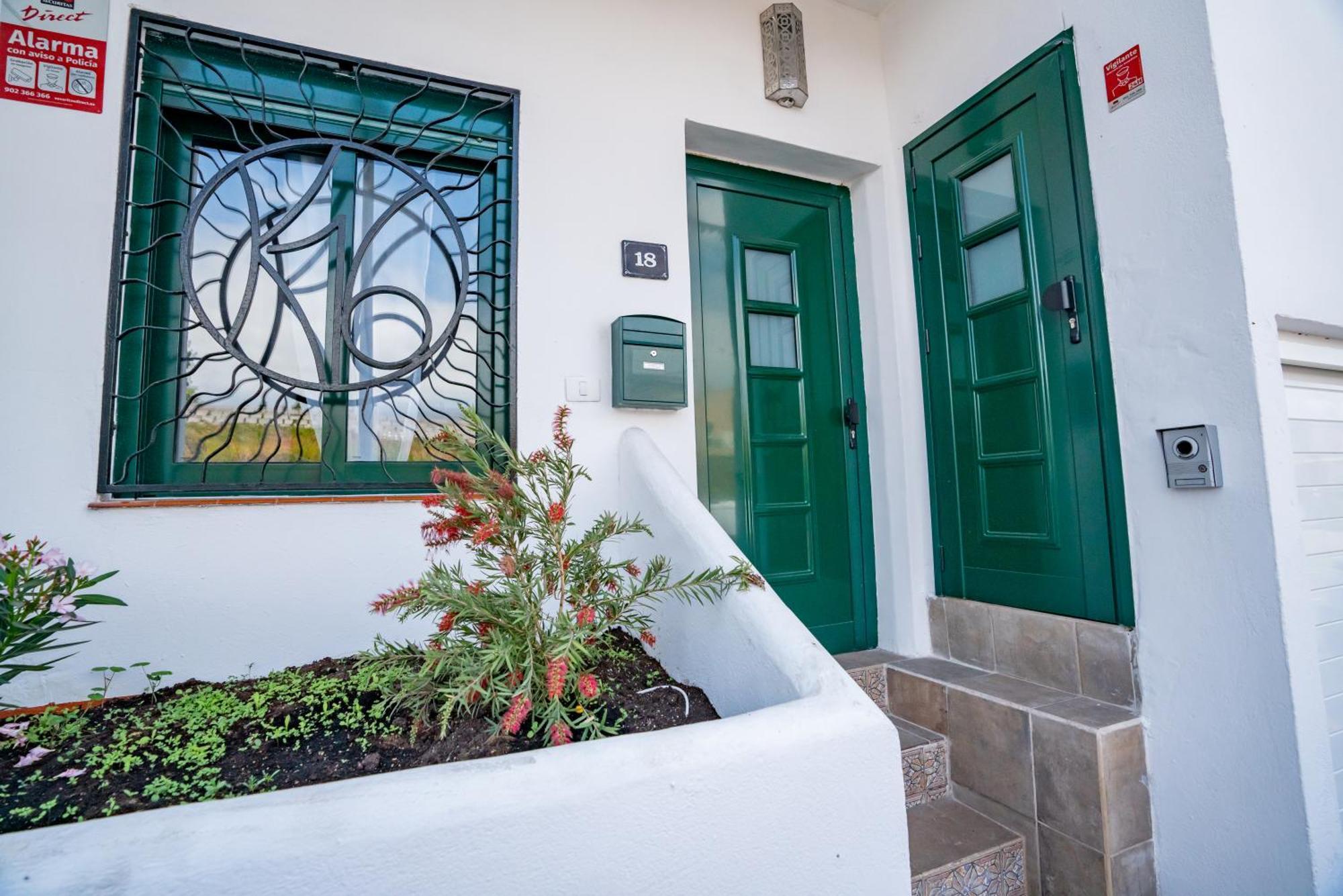Casa Julio - Alcala Complete Coastal Retreat - Entire Apartment - 3 Min Walk From The Ocean - Shared Entrance With Host Kültér fotó
